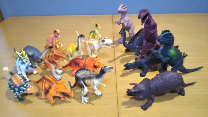 100円ショップ おすすめ恐竜シリーズ 3歳の息子のマイブーム